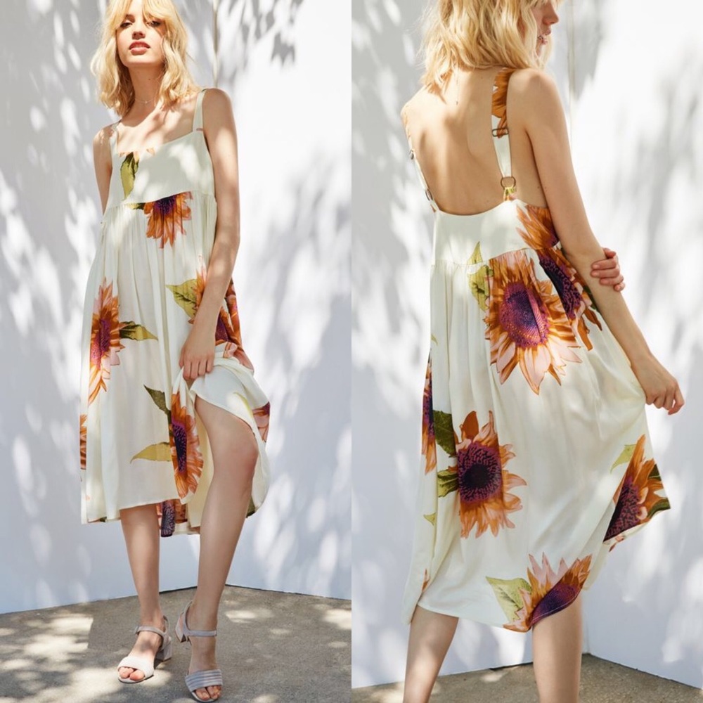 Urban Outfitters Kimchi Blue Fleur Babydoll Midi Dress in White Sunflower Large